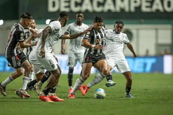 Brasileirão: Atlético-MG segura Botafogo e esquenta briga pelo título