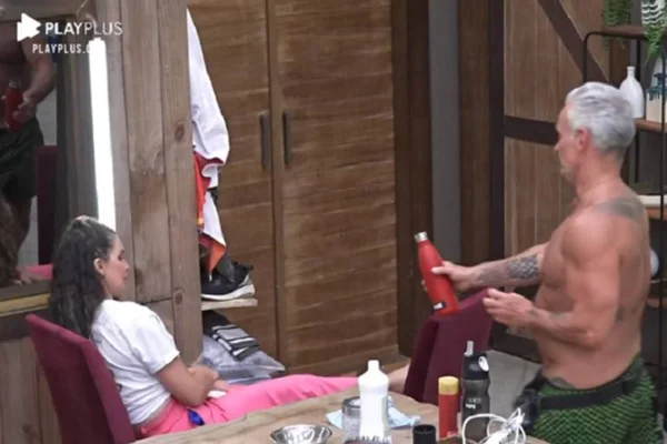 Luiza Ambiel machuca o pé em A Fazenda 12