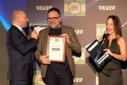 Jornalista esportivo Luigi Esposito foi premiado pela Associação Italiana de Futebolistas (AIC) antes de ser morto e carbonizado Jornalista esportivo Luigi Esposito foi premiado pela Associação Italiana de Futebolistas (AIC) antes de ser morto e carbonizado