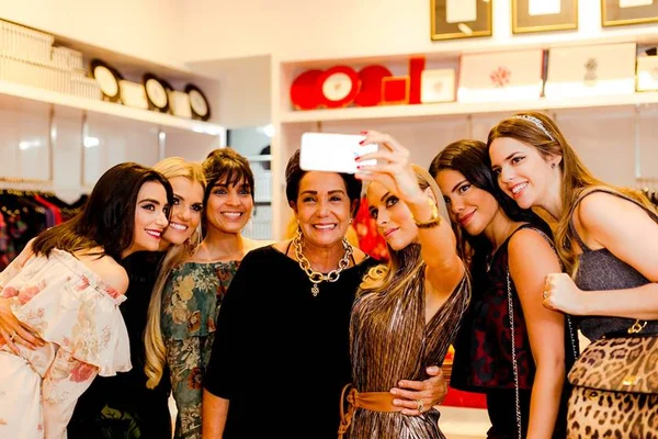 Coquetel privé marca inauguração da Magrella no ParkShopping