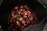 Tampas usadas nas falsificações das garrafas.