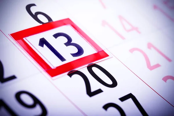 O número 13 dá azar? Tarô, astrologia e numerologia explicam