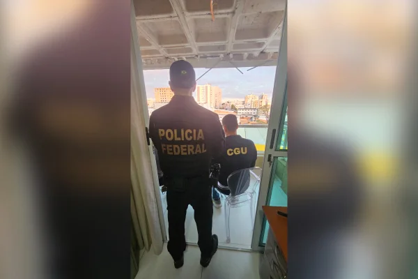 PF investiga servidores por desvio de R$ 4 milhões em universidade