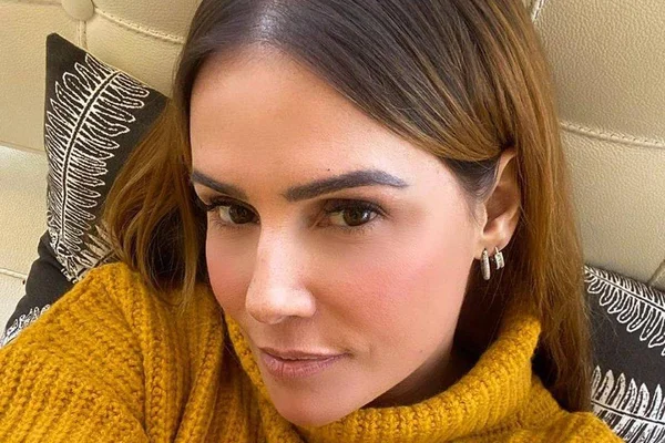 Deborah Secco desabafa: “Me odeiam porque eu sou uma mulher livre”