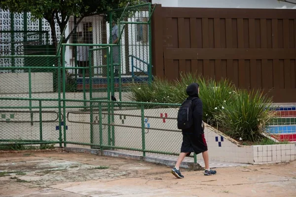 Mãe sobre professor investigado no DF: “Show de horrores”