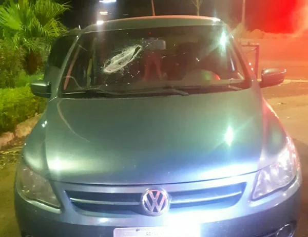 GO: peça de caminhão atinge carro de passeio e mata criança de 4 anos