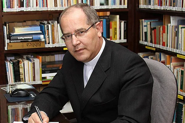 Um dia antes do julgamento, CNBB defende criminalização da homofobia