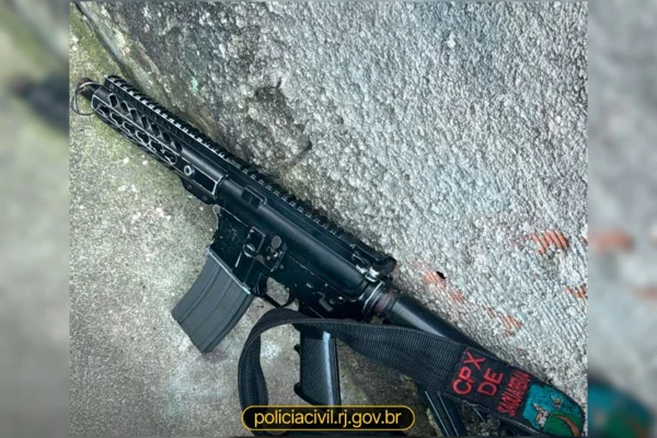 Fuzil de braço-direito de chefia de facção dá até 100 tiros por minuto