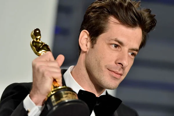 Mark Ronson, parceiro de Lady Gaga em Shallow, lança seu disco
