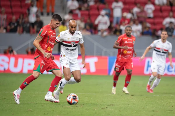 Tem início o jogo São Paulo x Velo Clube na Arena BRB Mané Garrincha. A partida, válida pela 9ª rodada do Paulistão, é promovida pelo Metrópoles Sports.
