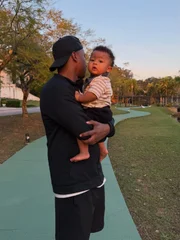 Thiaguinho com o filho Bento Thiaguinho com o filho Bento