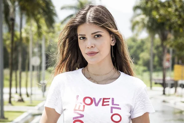 Salve-se Quem Puder: Vitória Strada será Kyra na próxima novela