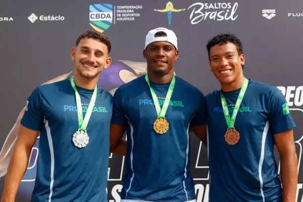 Trio do Distrito Federal conquista os três lugares no pódio no trampolim 1m do Troféu Brasil de Saltos Ornamentais