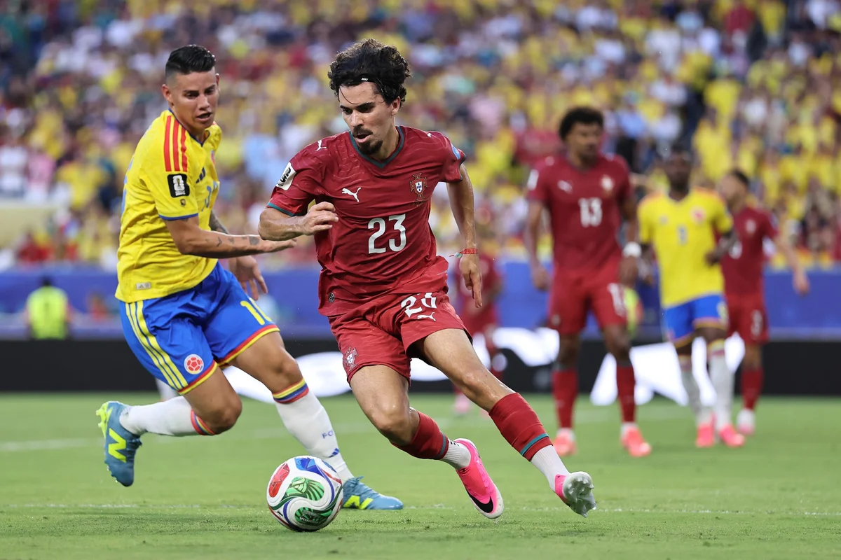 Colômbia x Portugal em cmapo pela última rodada da fase de grupos da Copa do Mundo. Colômbia x Portugal em cmapo pela última rodada da fase de grupos da Copa do Mundo.