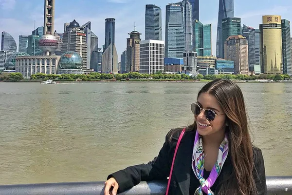 Influencer “deixou o dinheiro e correu” após carona de táxi em Shangai