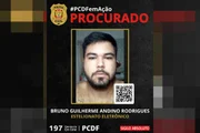 A divulgação das fotos tem o objetivo de auxiliar na localização e captura do suspeito, além de possibilitar a identificação do golpista por eventuais novas vítimas A divulgação das fotos tem o objetivo de auxiliar na localização e captura do suspeito, além de possibilitar a identificação do golpista por eventuais novas vítimas