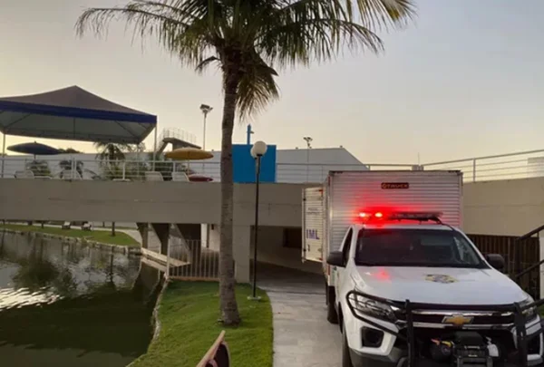 Jovem morre após pular de trampolim em piscina de clube em Goiânia, Goiás