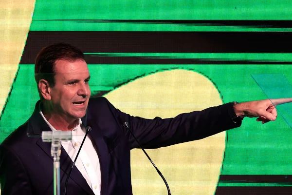 Imagem colorida do prefeito do Rio de Janeiro, Eduardo Paes - Metrópoles