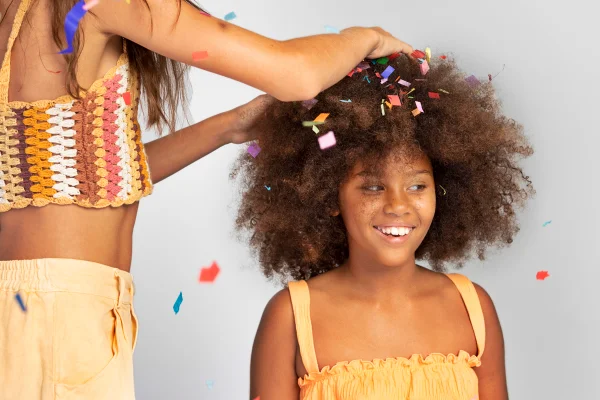 criança penteado no cabelo