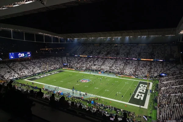 Metrô e CPTM funcionarão 24h nesta sexta por conta do jogo da NFL