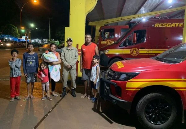 Por telefone, bombeiro orienta pai, que salva bebê engasgado em MS