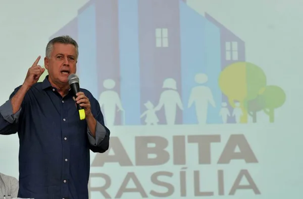 Em clima de campanha, Rollemberg lança programa habitacional