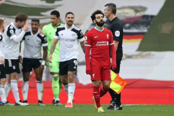 Liverpool perde do Fulham e bate recorde de derrotas seguidas em casa
