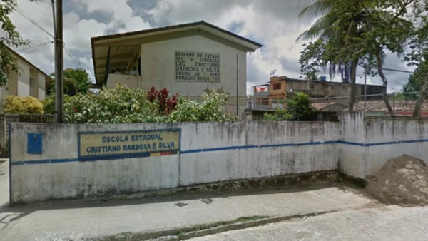 imagem colorida escola ataque facadas pernambuco