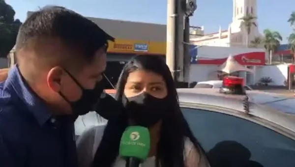 Mulher é presa sob suspeita de ter encomendado morte do marido