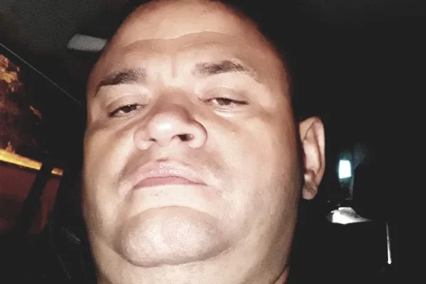 PM é morto por bandidos com fuzis durante roubo de carga no RJ