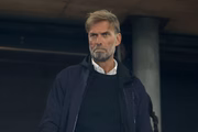 Lendário treinador alemão é lembrado pelo trabalho histórico no comando do Liverpool