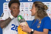 Ryan Mendes dando entrevista a Cazé TV durante a Copa do Mundo
