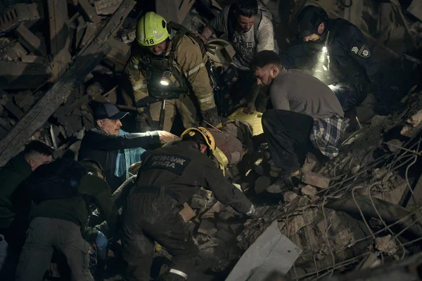 imagem colorida ataque russo kiev 24.4