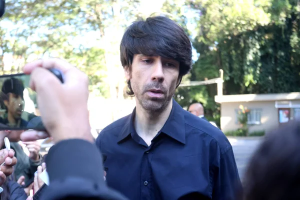 João Lee, filho da cantora Rita Lee