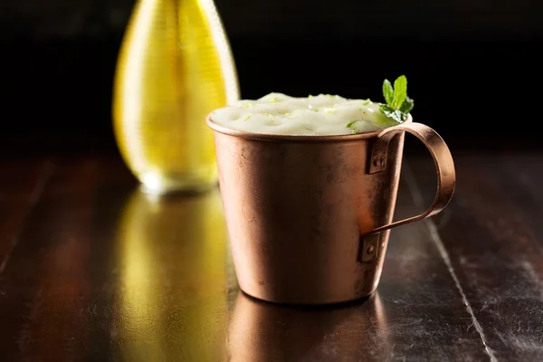 Aprenda a fazer Moscow Mule, o drinque da festa de Karol Conká
