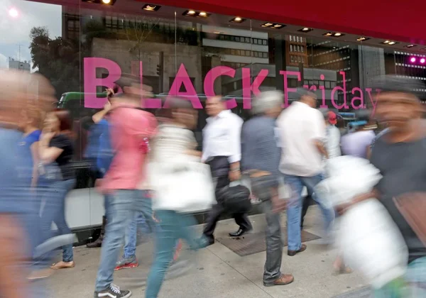 Black Friday movimenta R$ 1,5 bilhão pela internet e supera expectativas