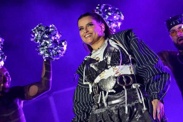 Nelly Furtado se apresenta no primeiro dia do Big Feastival 2025 na Fazenda Alex James em 22 de agosto de 2025 em Kingham, Oxfordshire.