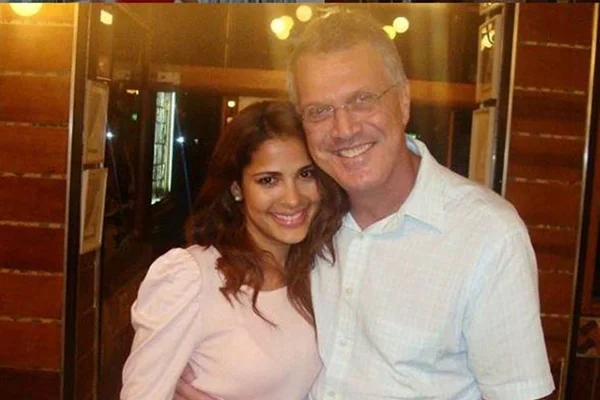 Ex-BBB termina noivado na França e quer ser atriz no Brasil