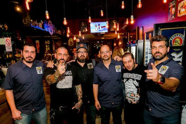Chef Henrique Fogaça inaugura gastropub underground na Asa Sul