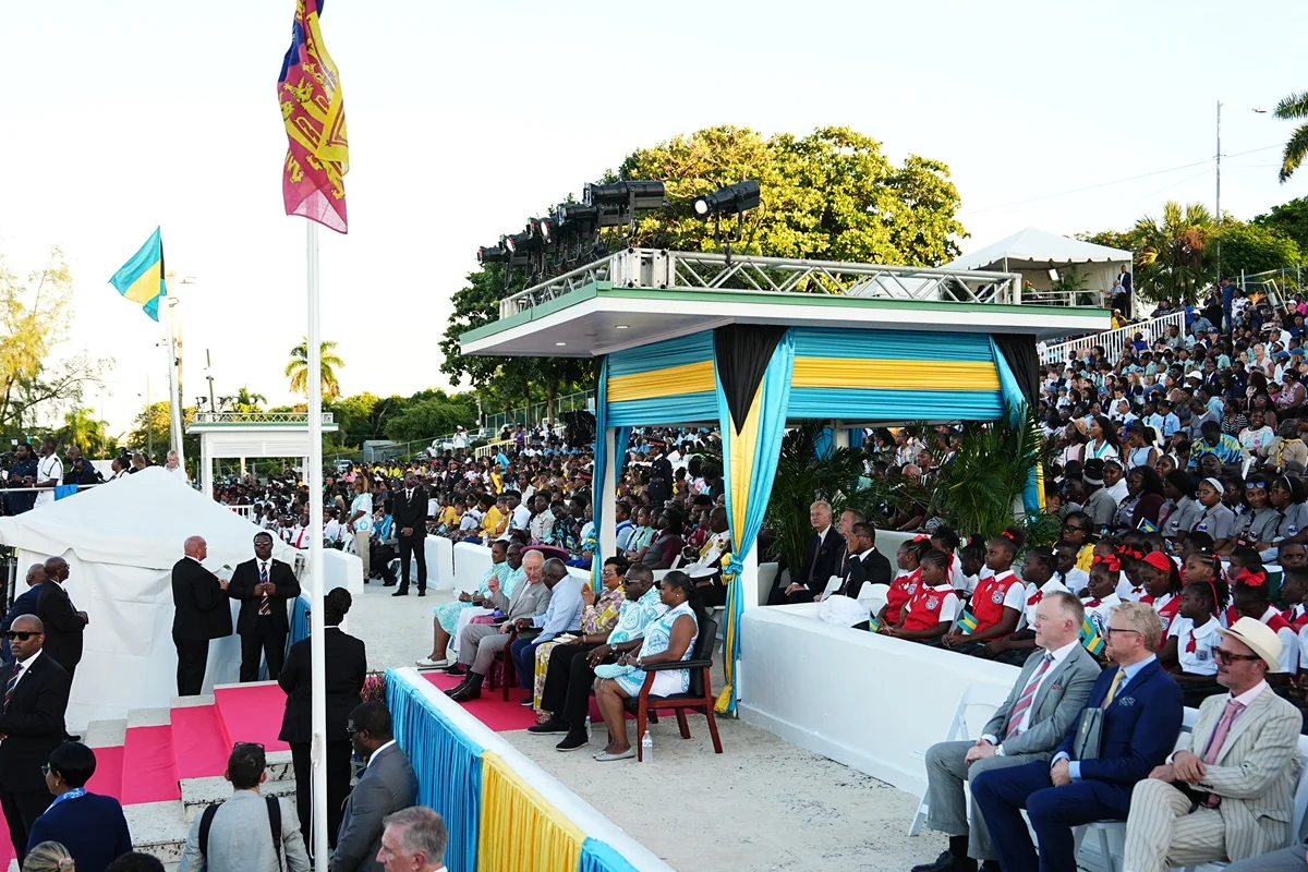 A primeira parada do rei Charles foi as Bahamas A primeira parada do rei Charles foi as Bahamas