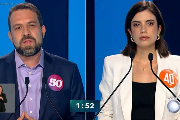 Guilherme Boulos e Tabata Amaral no debate da TV Record - Metrópoles