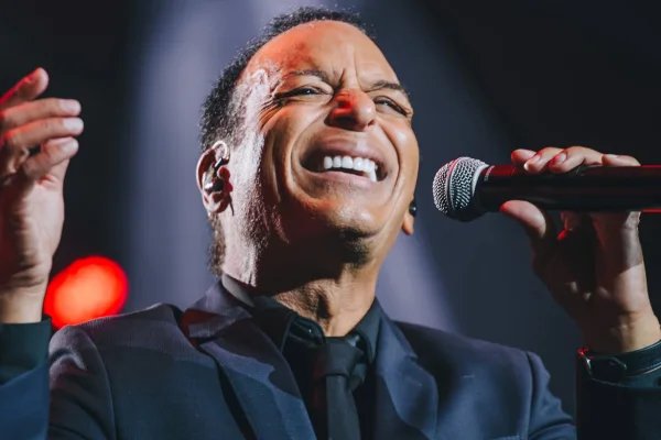 Advogada relata confusão após show de Jon Secada: “Falta de respeito”