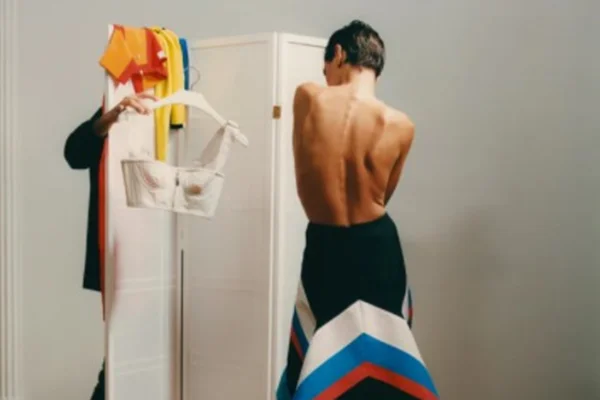 Editorial 007 de Christopher John Rogers