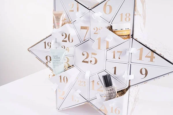 Estée Lauder vai lançar calendário do Advento com miniaturas de beleza
