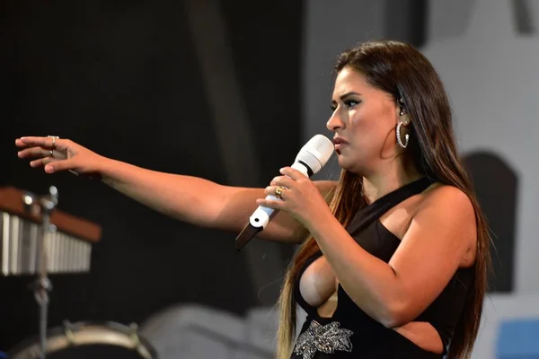 Simone rebate críticas sobre educação dada ao filho de 3 anos