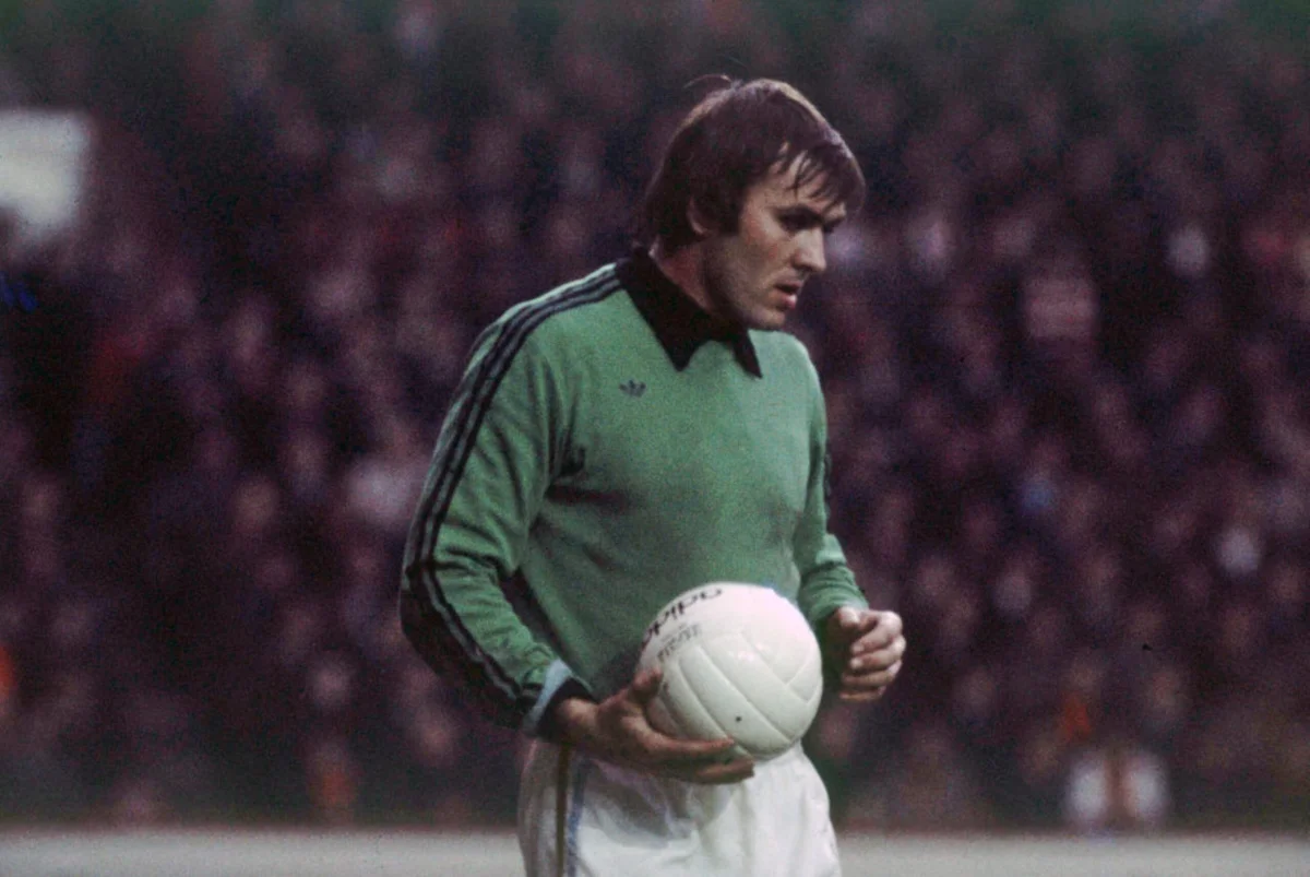 Morre Jimmy Rimmer, campeão europeu com o United, aos 78 anos - imagem 2 Morre Jimmy Rimmer, campeão europeu com o United, aos 78 anos - imagem 2