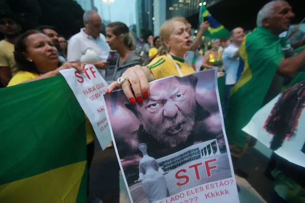 Manifestantes se reúnem em SP, RJ e BH contra habeas corpus de Lula