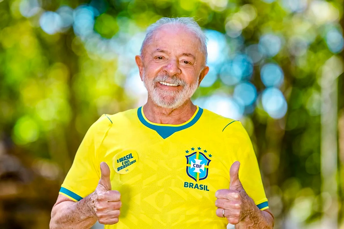 Às vésperas de campanha, Lula faz maratona de gravações com candidatos