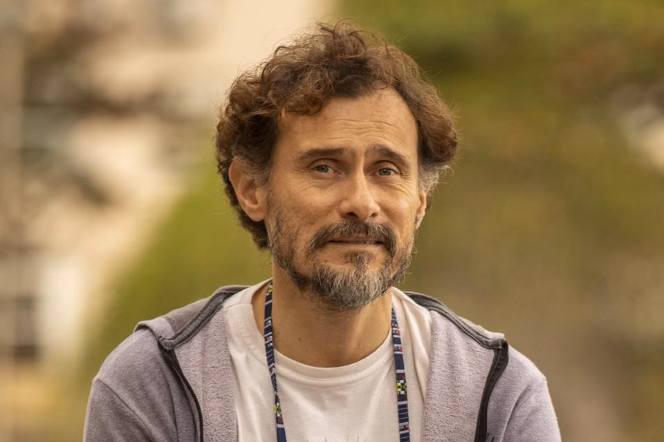 Amor-de-Mae-Durval-Enrique-Diaz-Joao-Cotta-TV-Globo Ator da Globo esconde rosto após fã tentar tirar foto e surpreende