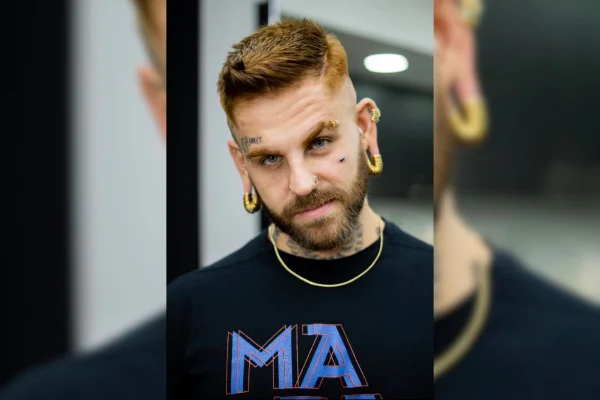 Após Anna Ferigato criar um perfil no Instagram para expor o estupro que sofreu pelo body piercer Renan Muza, outras vítimas se manifestaram - Metrópoles